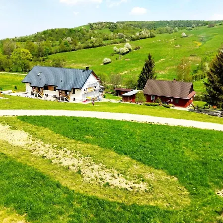 Pokoje Goscinne U Olguni Chyrowa Exterior photo